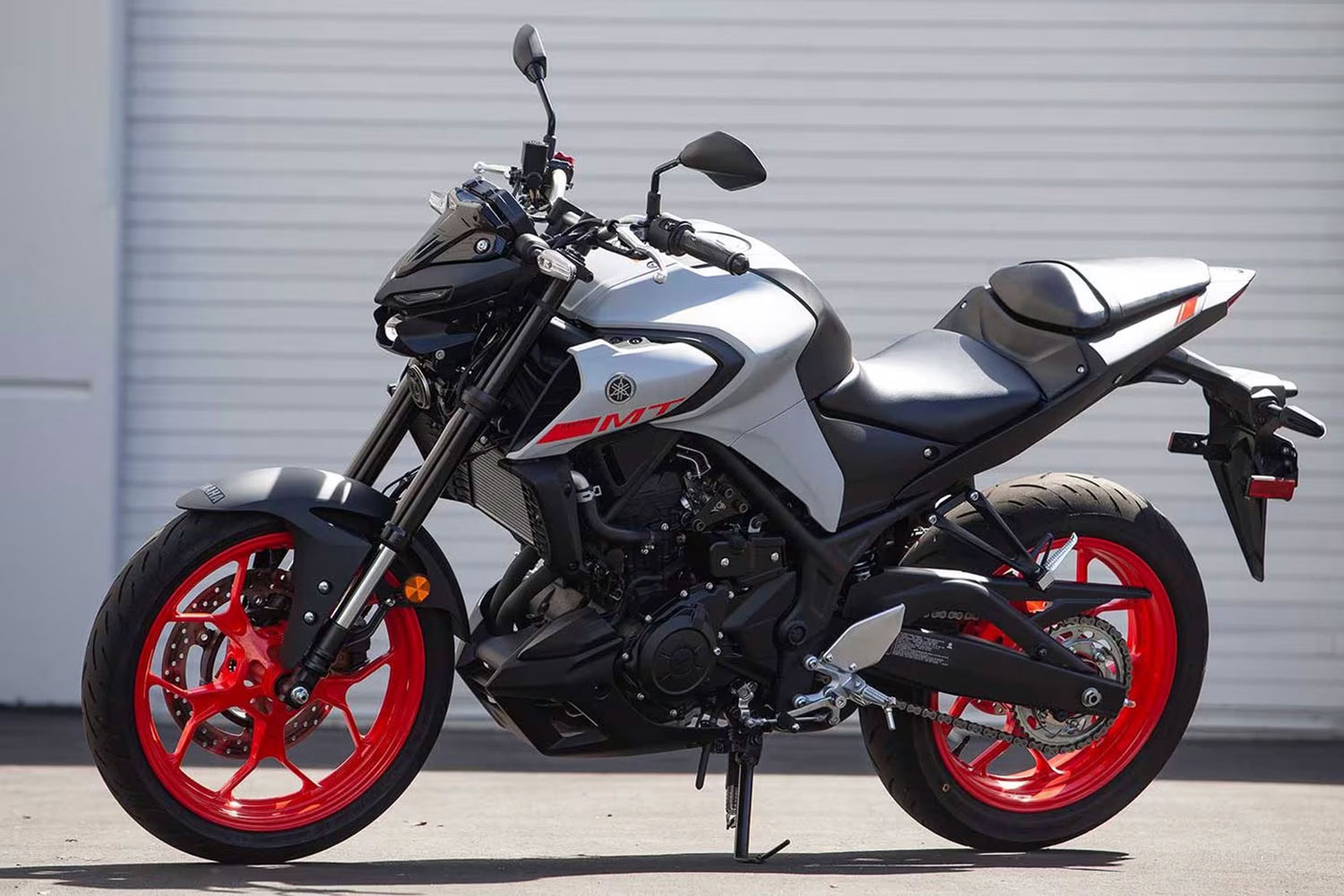 2021 Yamaha MT-03 MAC alquiler