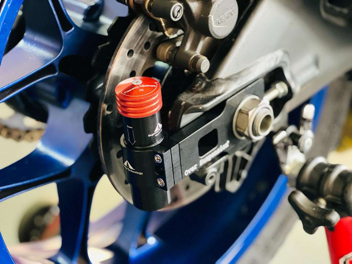 Pruebas Oversuspension dispositivo gravitacional para motos