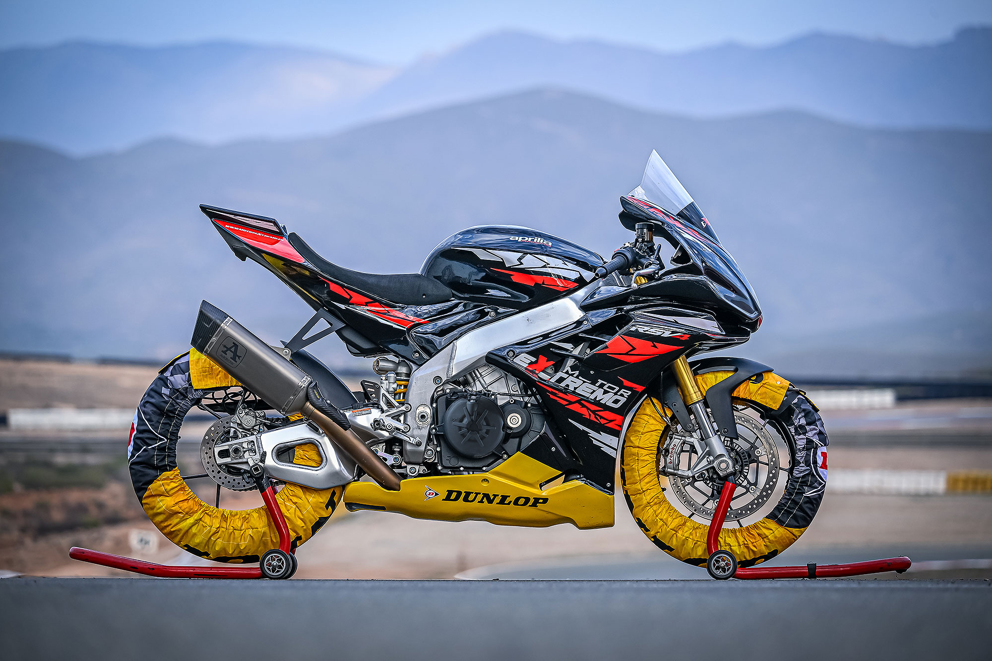 Alquiler moto Aprilia RSV4 1100 Factory 2024