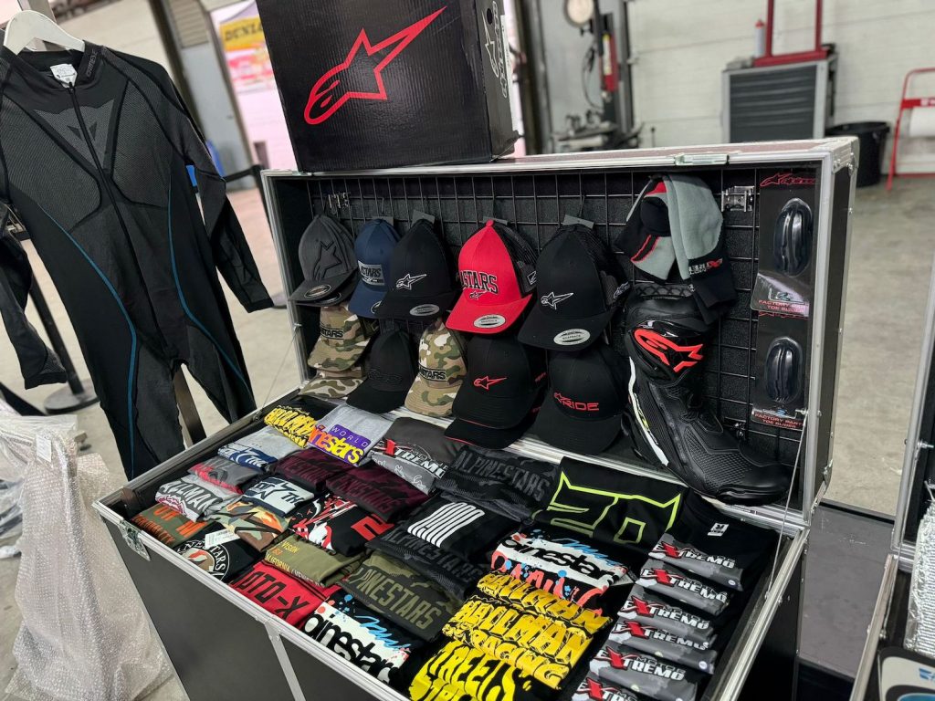 Material racing para motos de circuito