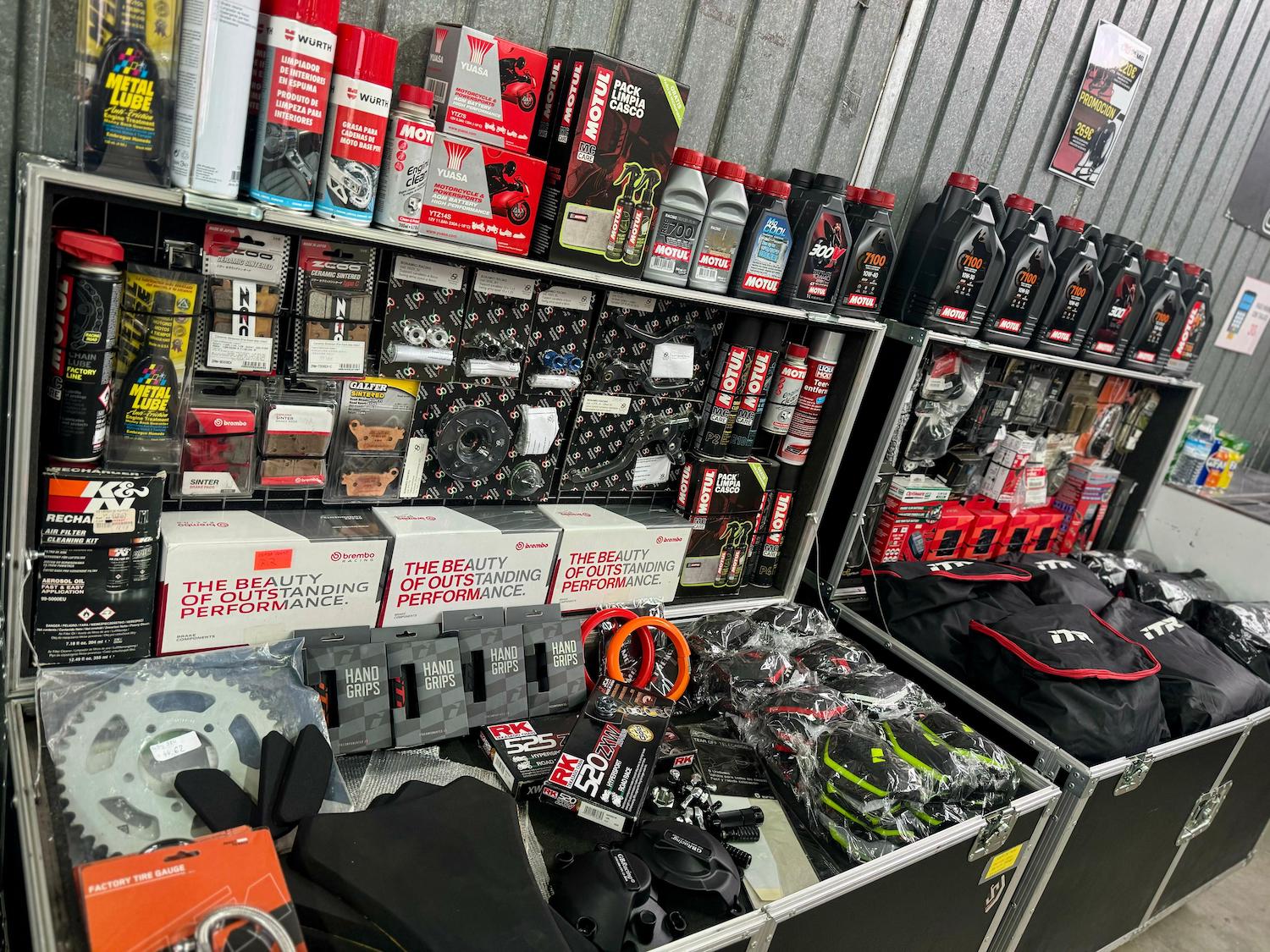 Material racing para motos de circuito