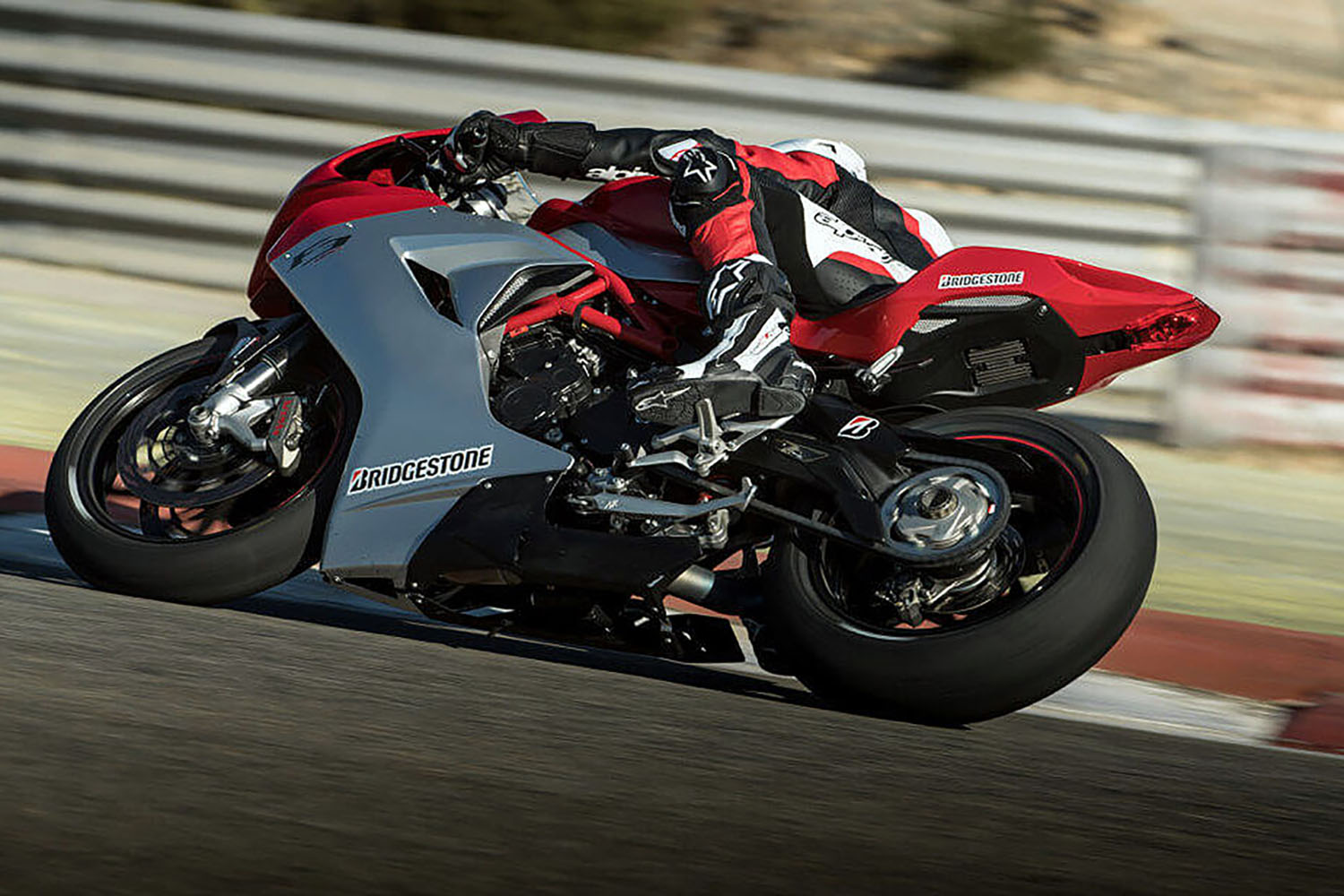Promoción neumático Bridgestone Battlax Racing V02